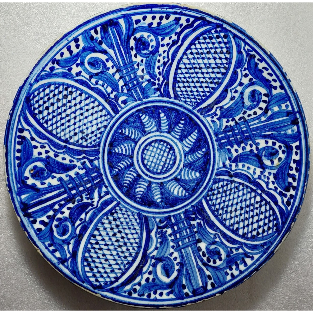 Spanish faience plate
