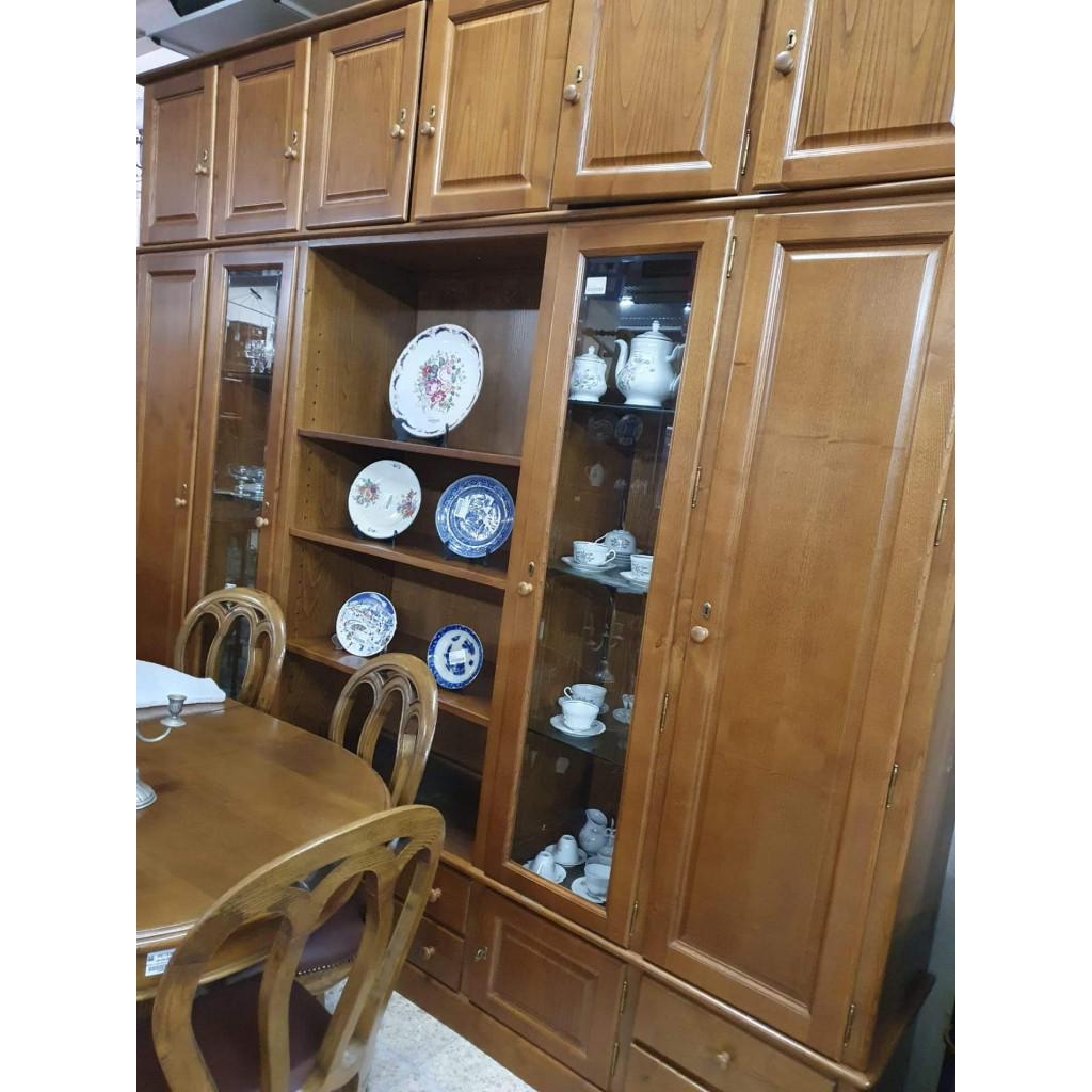 Armário louceiro de sala