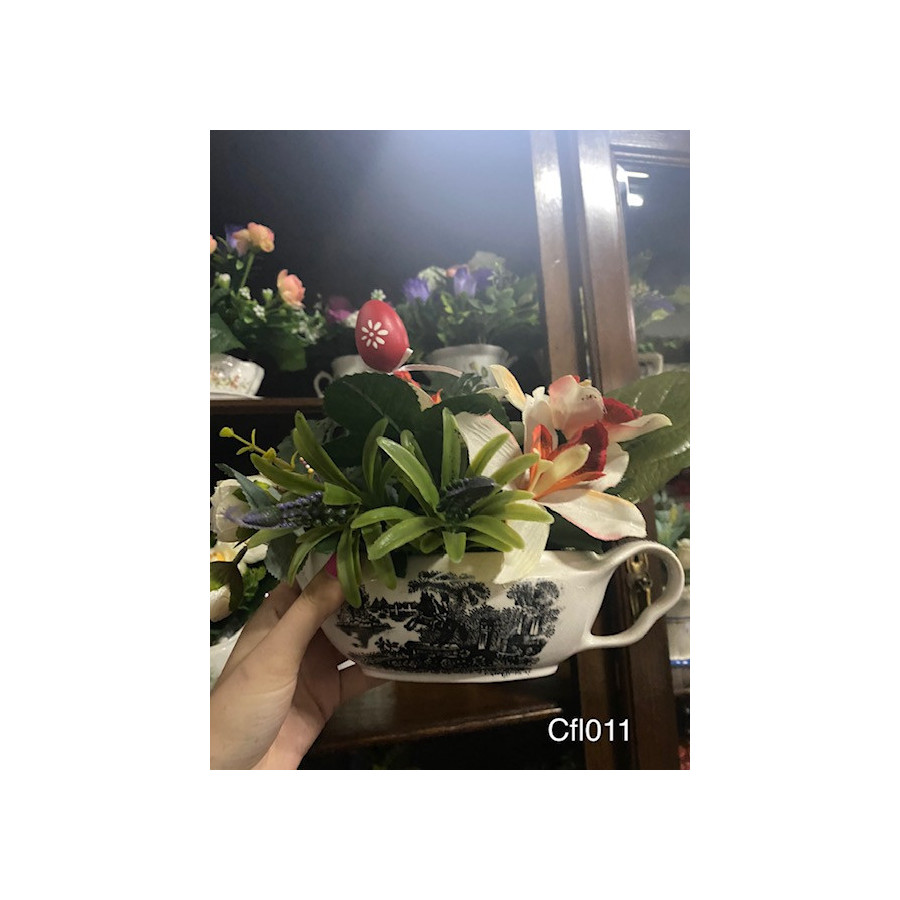 Gravy boat flowers set with black landscape