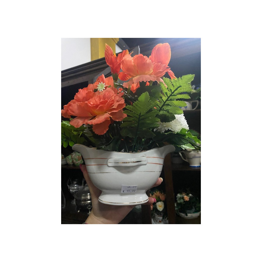 Set of flowers white piece with golden details and others