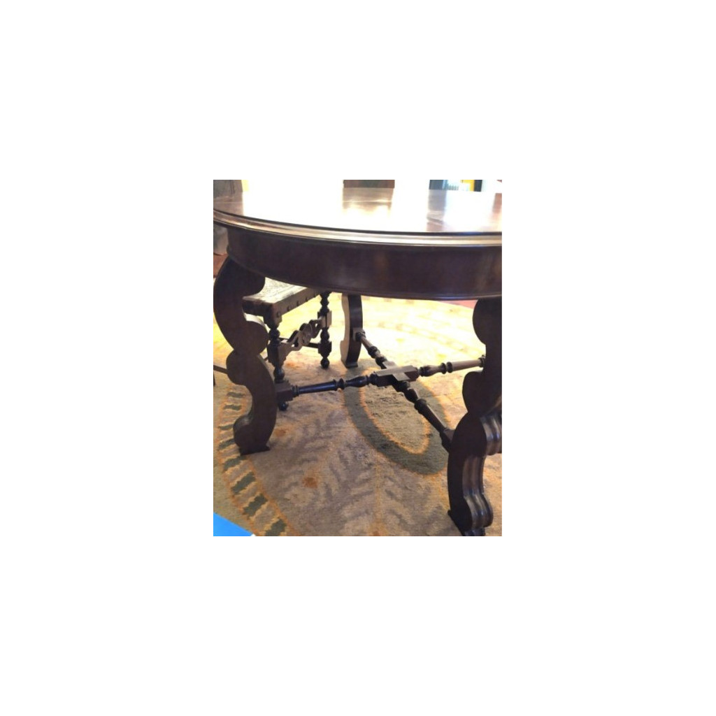 Mesa de jantar e cadeiras