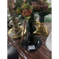 Candelabro verde com flores